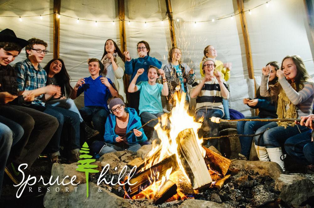 Spruce Hill Resort & Spa 108 Mile Ranch 外观 照片