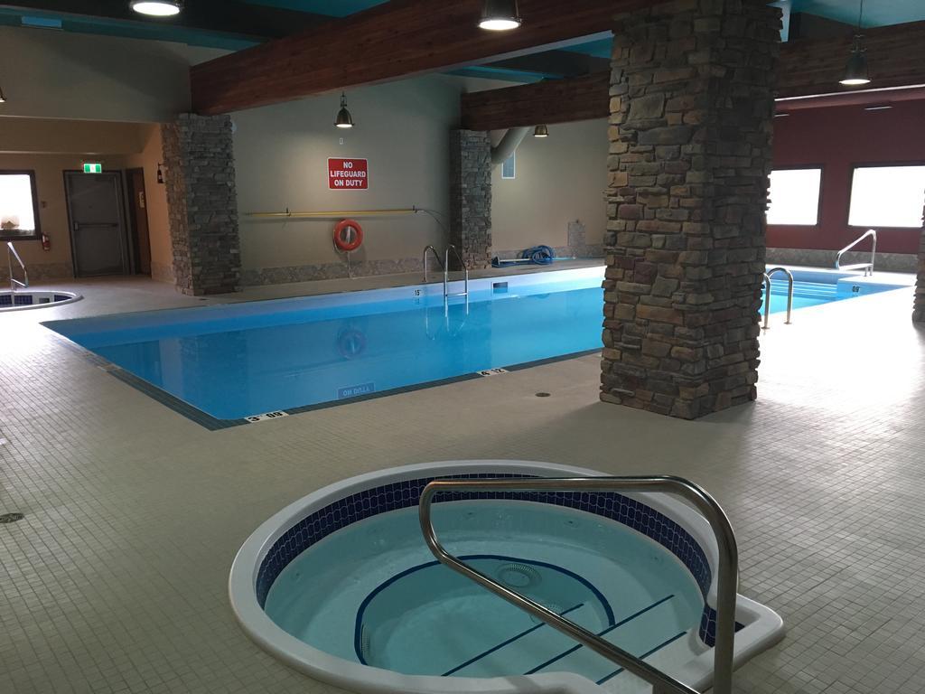 Spruce Hill Resort & Spa 108 Mile Ranch 外观 照片